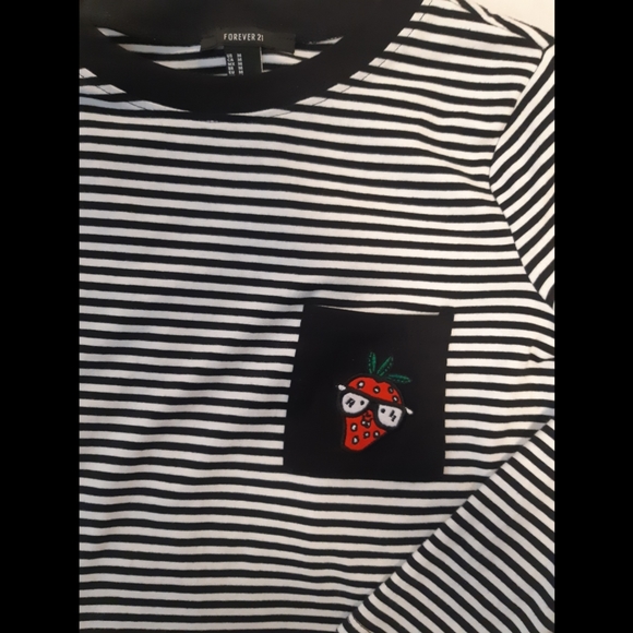 Striped Crop Top - Picture 4 of 4